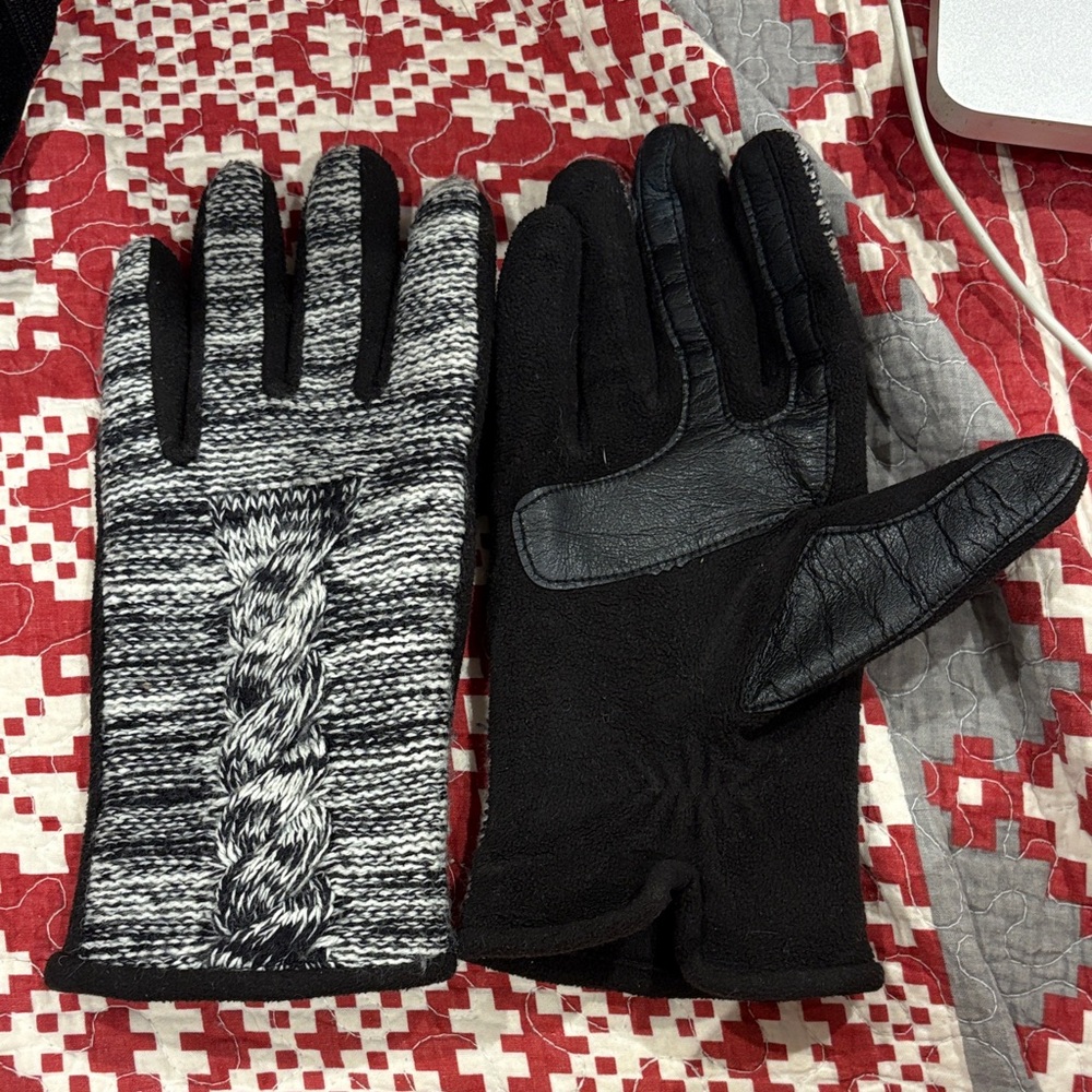 ISOTONER Signature Smart Touch Casual Finger Glove